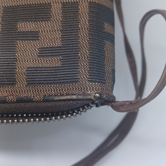 Authentic FENDI Vintage Zucca Pattern Short Wallet with Crossbody strap - Picture 5 of 15